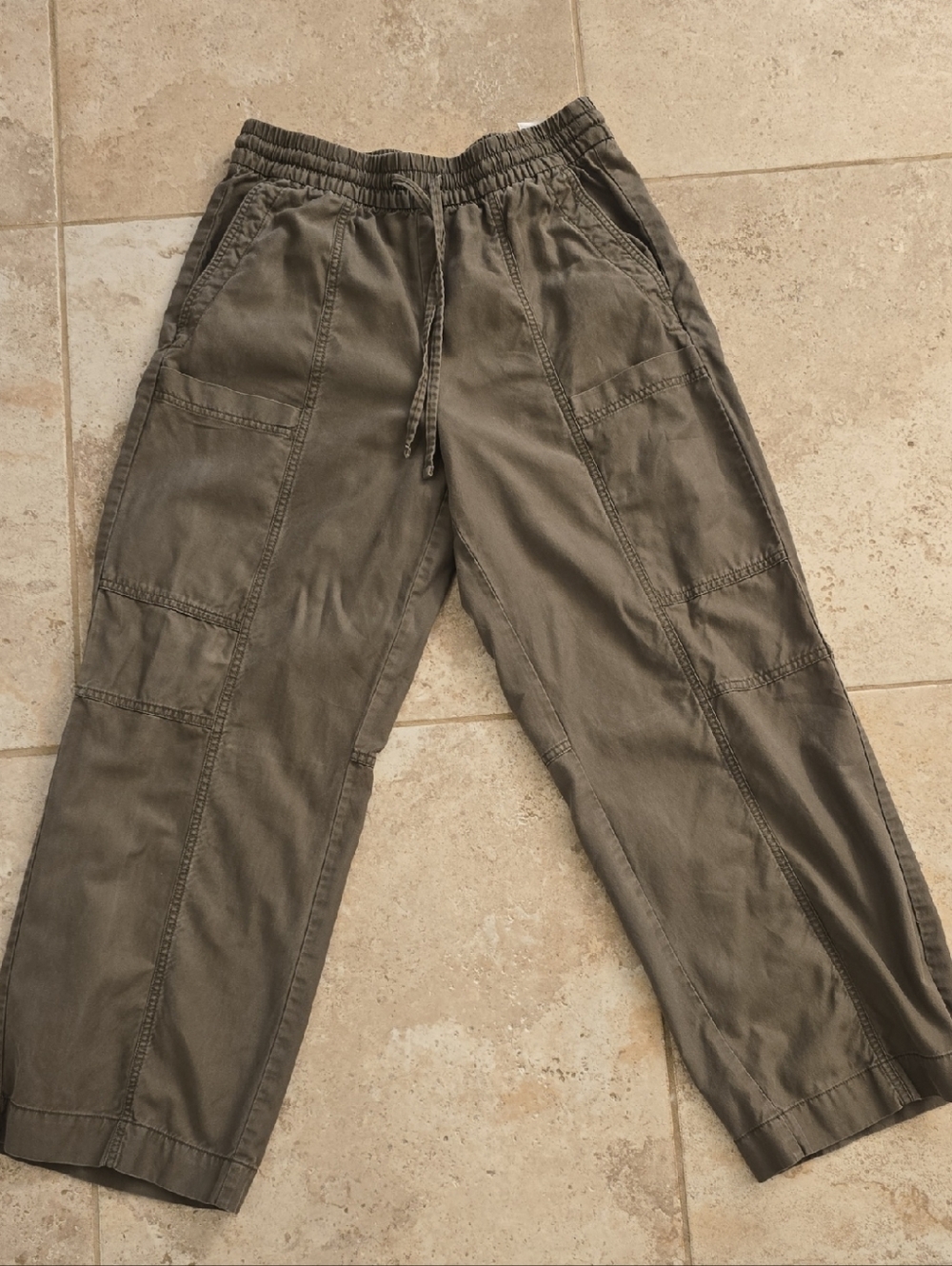 Banana Republic Women's Olive Cargo Drawstring Pants